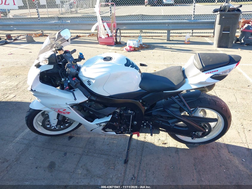 2020 Suzuki Gsx-R600 VIN: JS1GN7FA0L7100694 Lot: 43671941