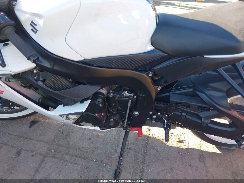 2020 Suzuki Gsx-R600 VIN: JS1GN7FA0L7100694 Lot: 43671941