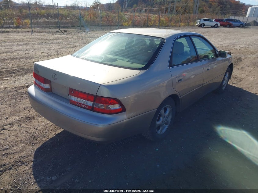 JT8BF28G8Y0240797 2000 LEXUS ES photo no. 4