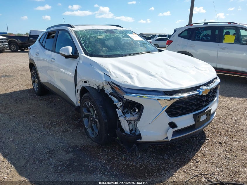 CHEVROLET TRAX FWD LT