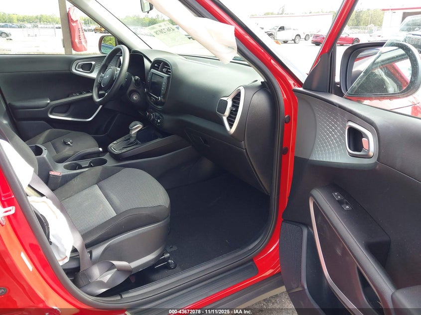 KNDJ23AU5P7197654 2023 KIA SOUL photo no. 5