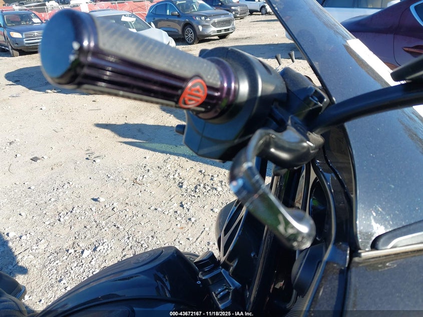 2018 Harley-Davidson Fltrxse Cvo Road Glide VIN: 1HD1TCL18JB955098 Lot: 43672167