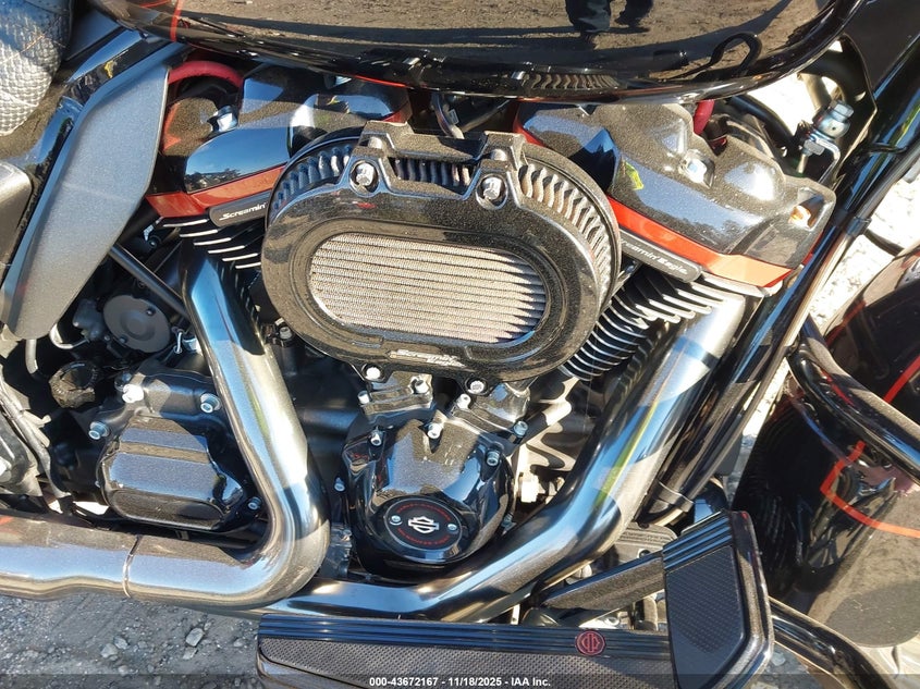 2018 Harley-Davidson Fltrxse Cvo Road Glide VIN: 1HD1TCL18JB955098 Lot: 43672167