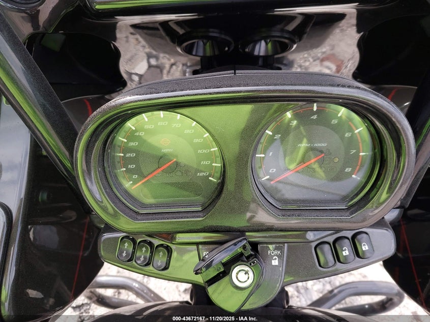 2018 Harley-Davidson Fltrxse Cvo Road Glide VIN: 1HD1TCL18JB955098 Lot: 43672167