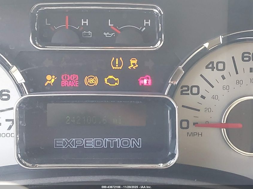 2010 Ford Expedition Eddie Bauer VIN: 1FMJU1H55AEB55352 Lot: 43672186