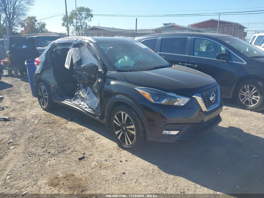 NISSAN KICKS SR