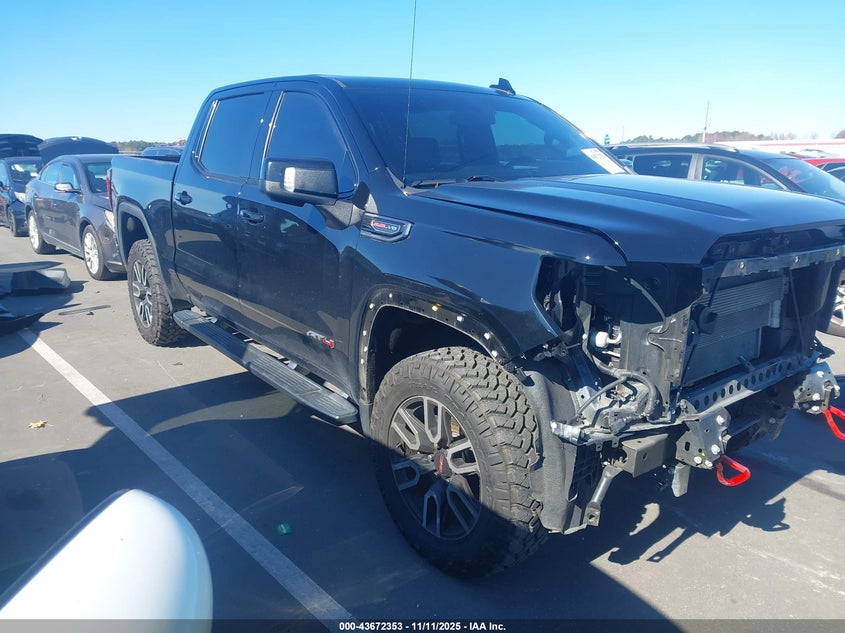 GMC SIERRA 1500 4WD SHORT BOX AT4
