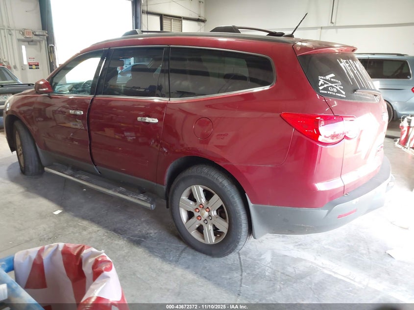 1GNKRGED1BJ332004 2011 CHEVROLET TRAVERSE photo no. 3