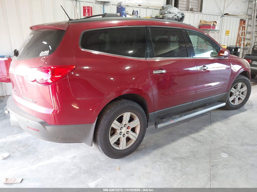 1GNKRGED1BJ332004 2011 CHEVROLET TRAVERSE photo no. 4