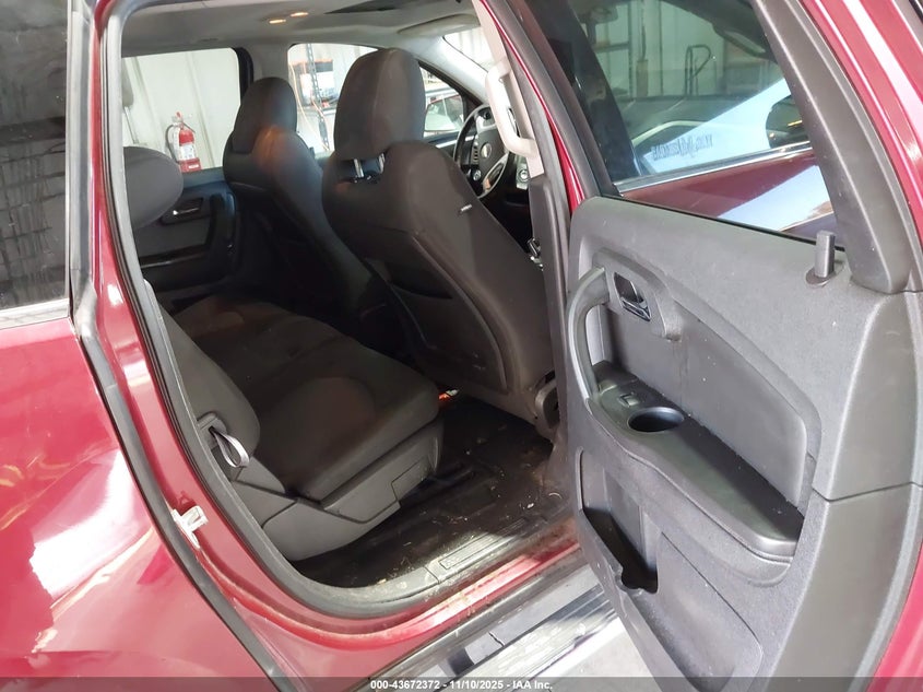 1GNKRGED1BJ332004 2011 CHEVROLET TRAVERSE photo no. 8