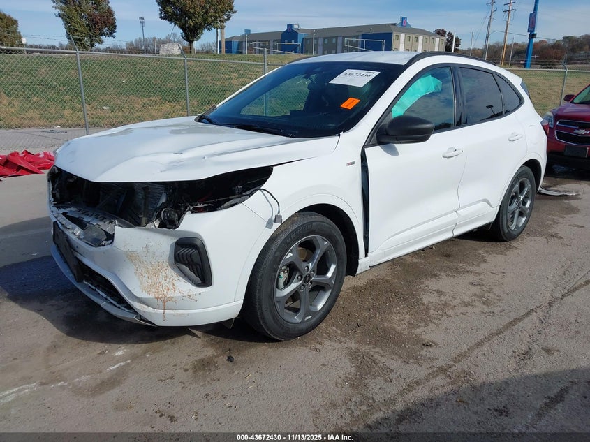 2023 FORD ESCAPE auction photo 2