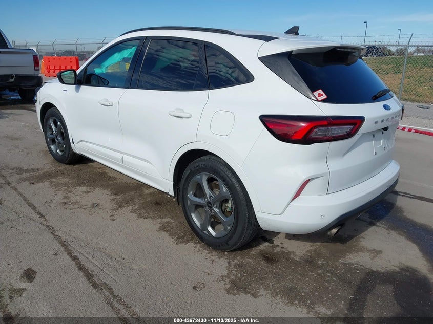 2023 FORD ESCAPE auction photo 3