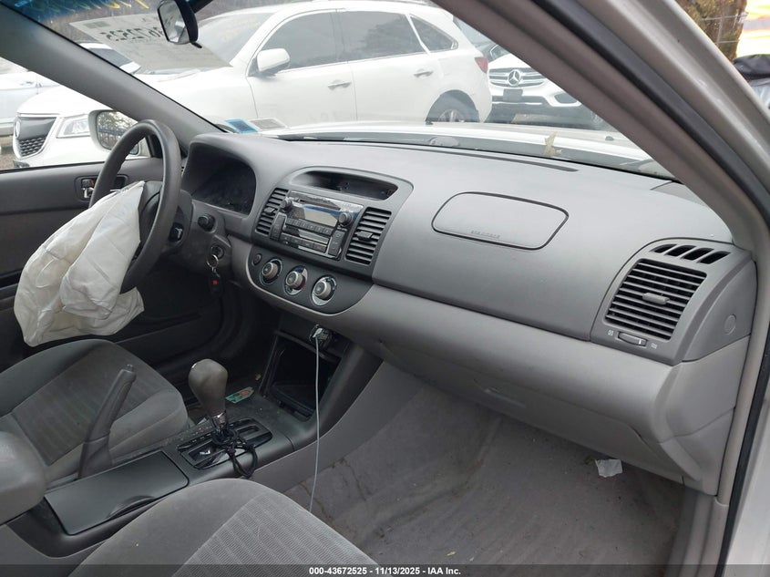 4T1BE32K25U048881 2005 TOYOTA CAMRY photo no. 5