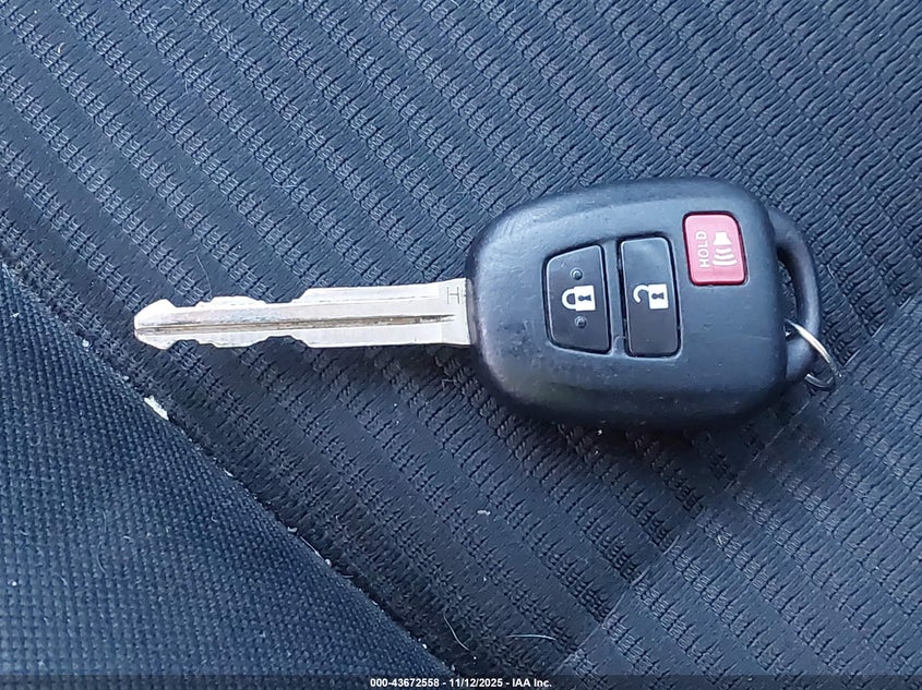 2017 TOYOTA RAV4 LE 2T3ZFREV0HW369933