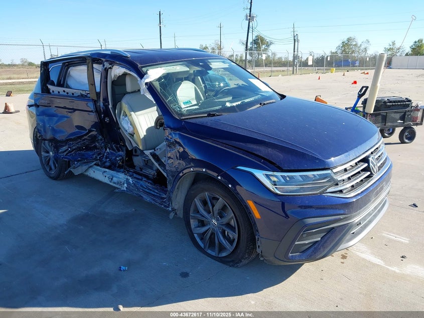 VOLKSWAGEN TIGUAN 2.0T SE