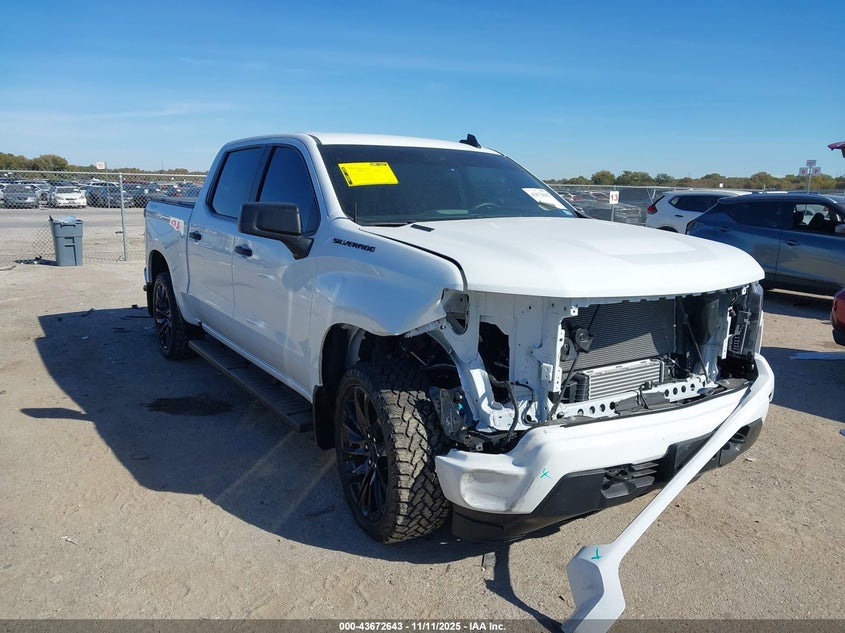 CHEVROLET SILVERADO 1500 4WD SHORT BED CUSTOM