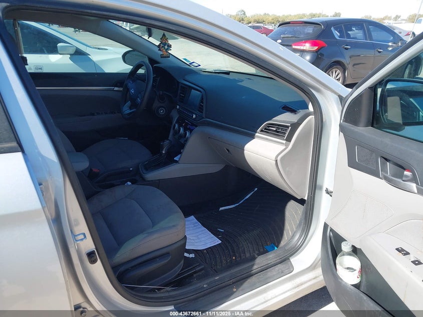 2019 HYUNDAI ELANTRA SEL 5NPD84LF5KH445275