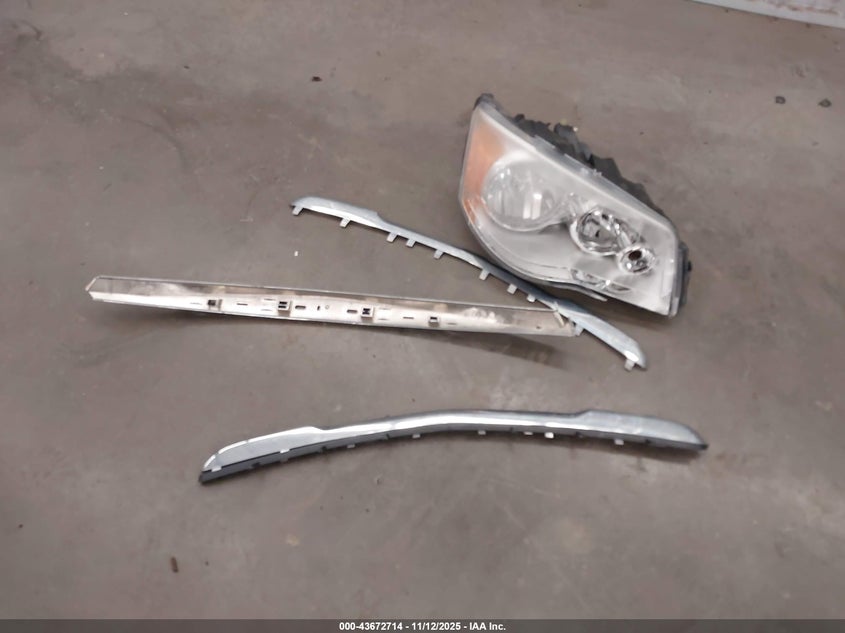 2015 Chrysler Town & Country Touring-L VIN: 2C4RC1CG8FR697235 Lot: 43672714