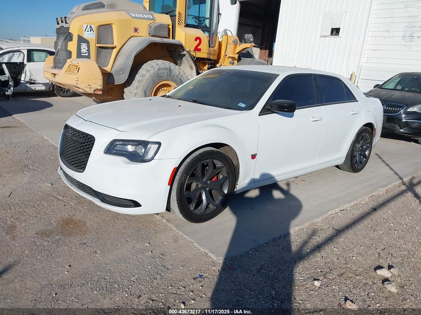 2C3CCAAG7LH209357 2020 CHRYSLER 300 photo no. 2