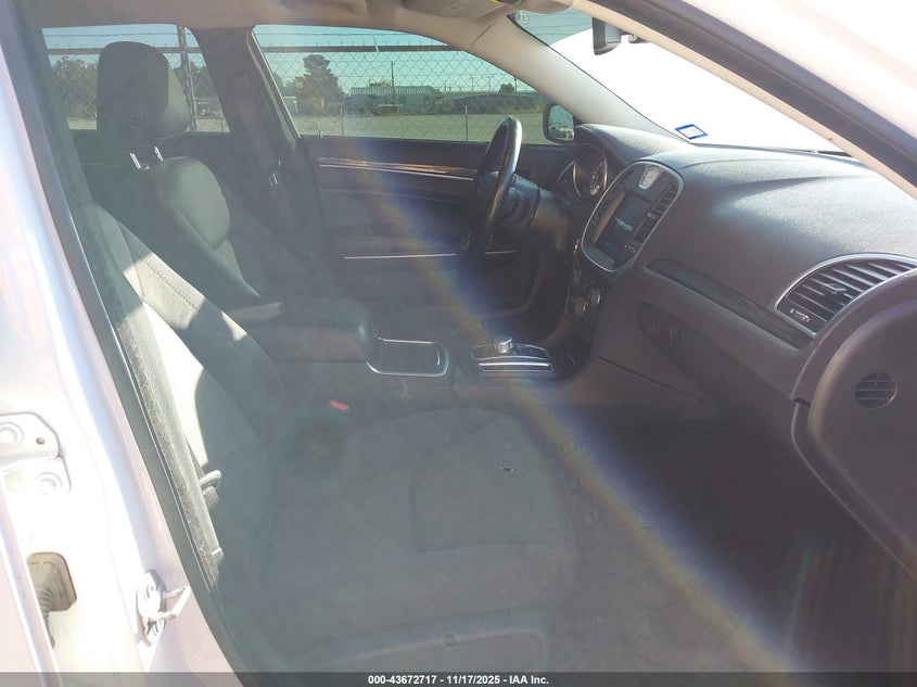 VIN 2C3CCAAG7LH209357 2020 CHRYSLER 300 TOURING