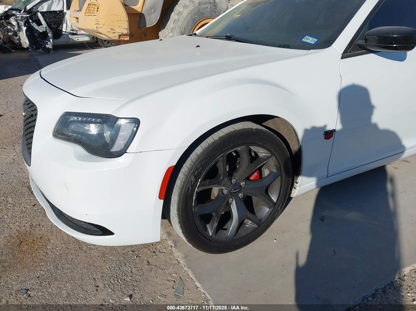 2C3CCAAG7LH209357 2020 CHRYSLER 300 photo no. 6