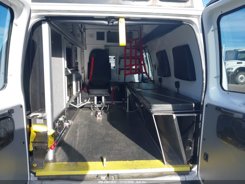 2013 Ford E-350 Super Duty Commercial VIN: 1FDSS3ELXDDA25022 Lot: 43672827