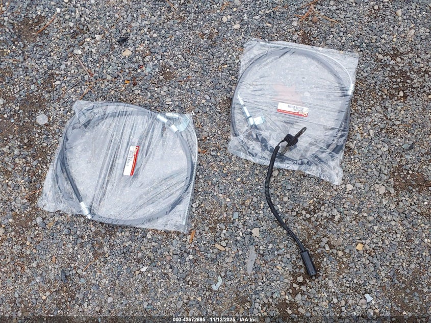 1994 Jeep Cherokee Sport VIN: 1J4FJ68S5RL215444 Lot: 43672895