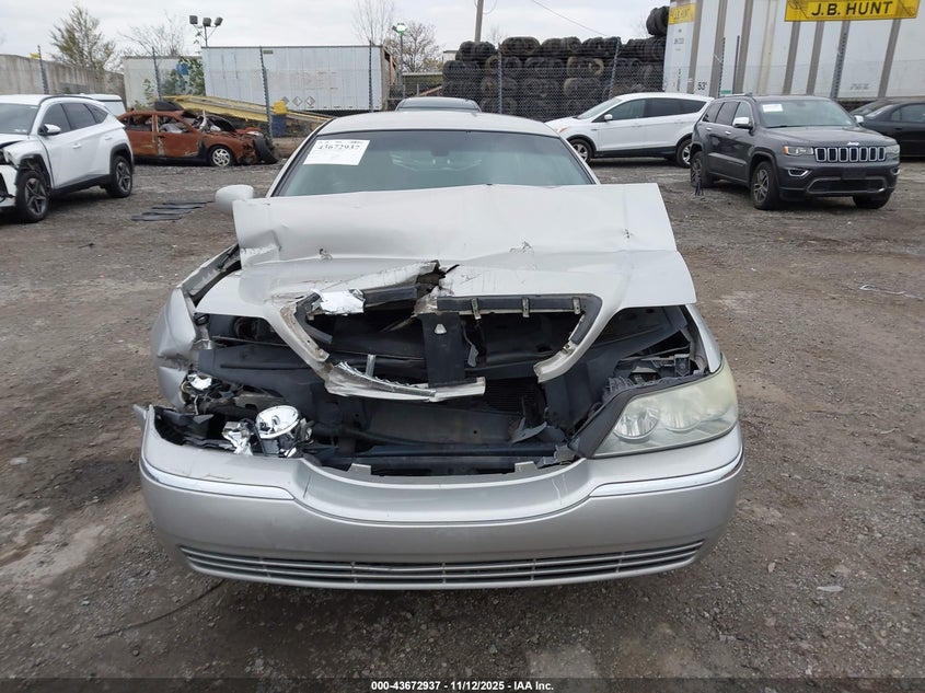 2006 Lincoln Town Car Signature VIN: 1LNHM81W66Y620608 Lot: 43672937