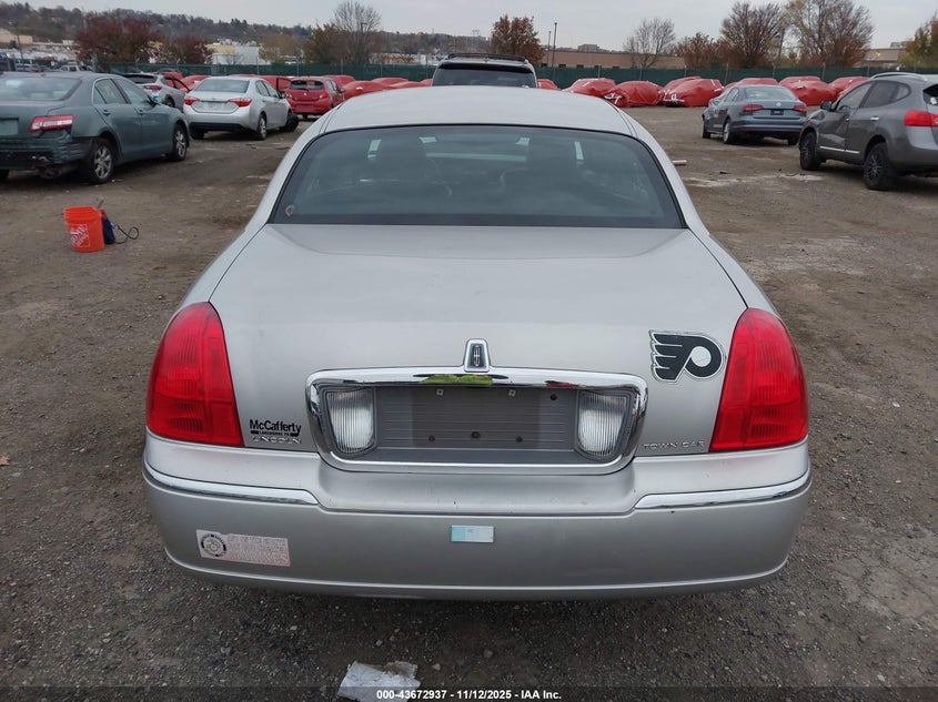 2006 Lincoln Town Car Signature VIN: 1LNHM81W66Y620608 Lot: 43672937