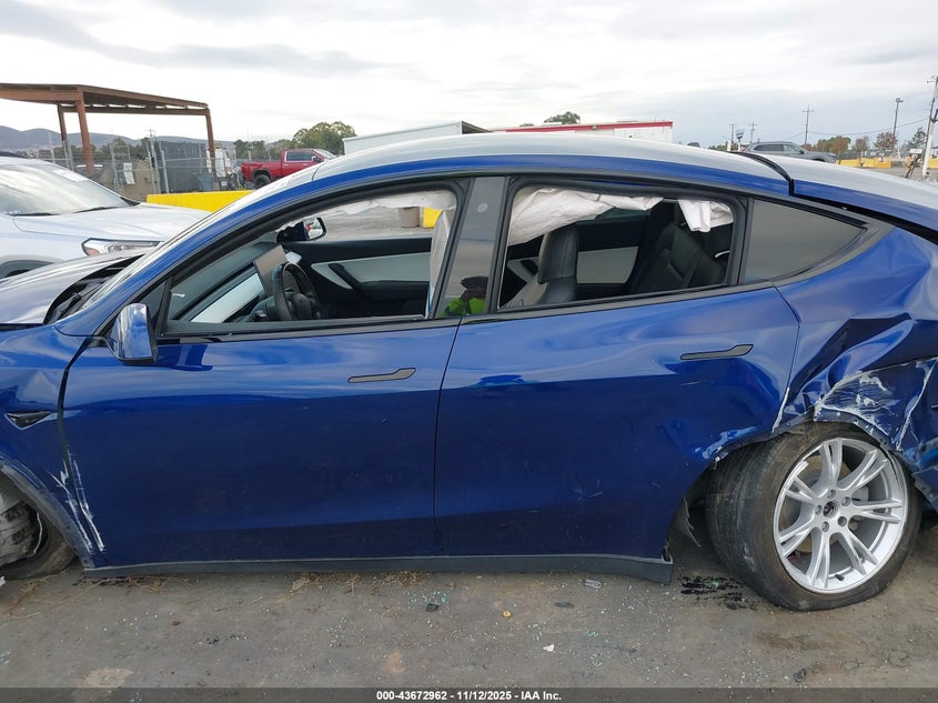 2020 Tesla Model Y Long Range Dual Motor All-Wheel Drive VIN: 5YJYGDEE3LF023076 Lot: 43672962