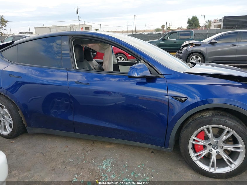 2020 Tesla Model Y Long Range Dual Motor All-Wheel Drive VIN: 5YJYGDEE3LF023076 Lot: 43672962