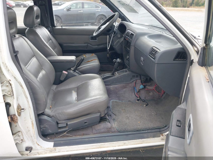 JN8HD17Y3RW244829 1994 NISSAN PATHFINDER photo no. 5