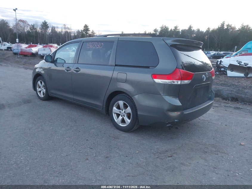 5TDKK3DC1CS261146 2012 TOYOTA SIENNA photo no. 3