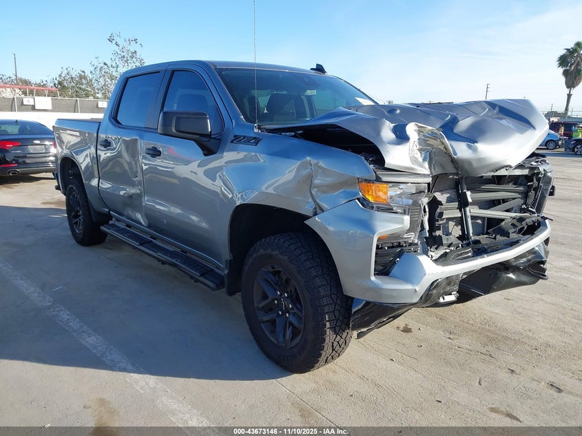 CHEVROLET SILVERADO 1500 4WD SHORT BED CUSTOM TRAIL BOSS