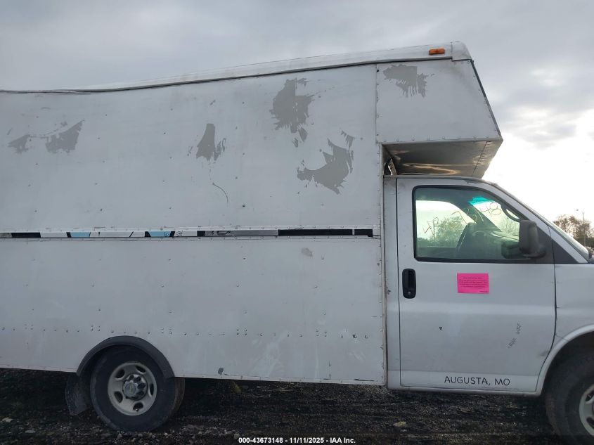 2011 Chevrolet Express Cutaway Work Van VIN: 1GB0G2BA8B1153837 Lot: 43673148