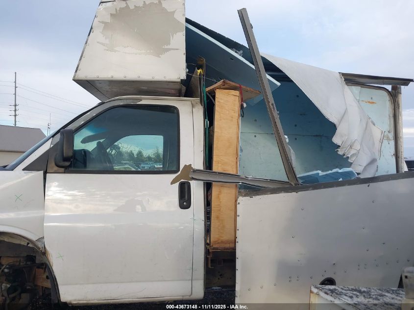 2011 Chevrolet Express Cutaway Work Van VIN: 1GB0G2BA8B1153837 Lot: 43673148