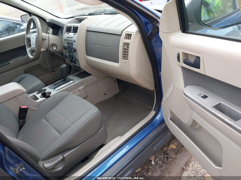 2009 FORD ESCAPE auction photo 5