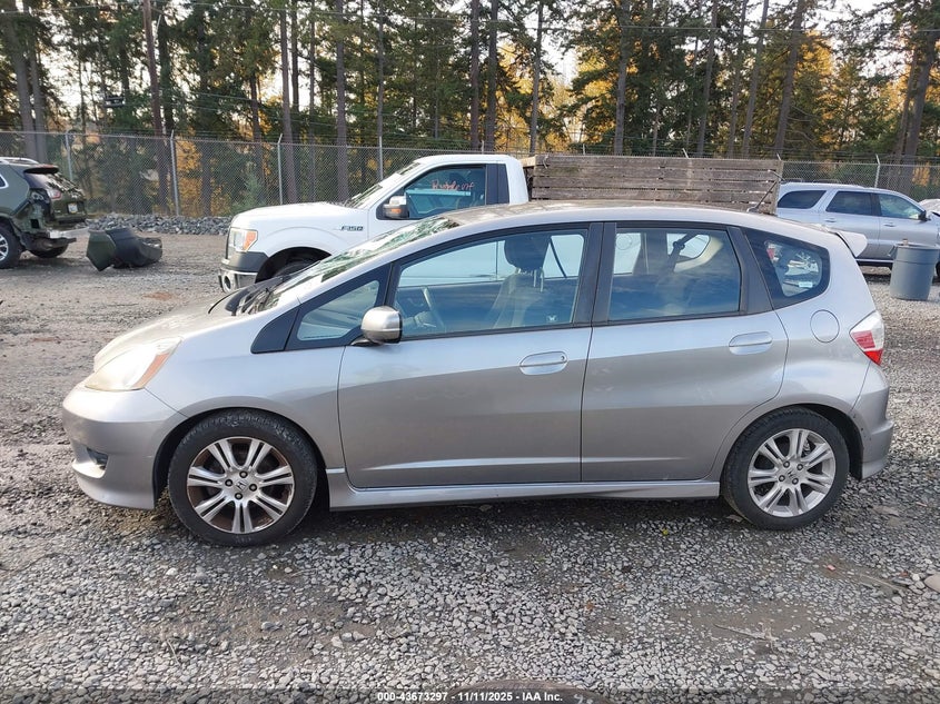 2009 Honda Fit Sport VIN: JHMGE884X9S001646 Lot: 43673297