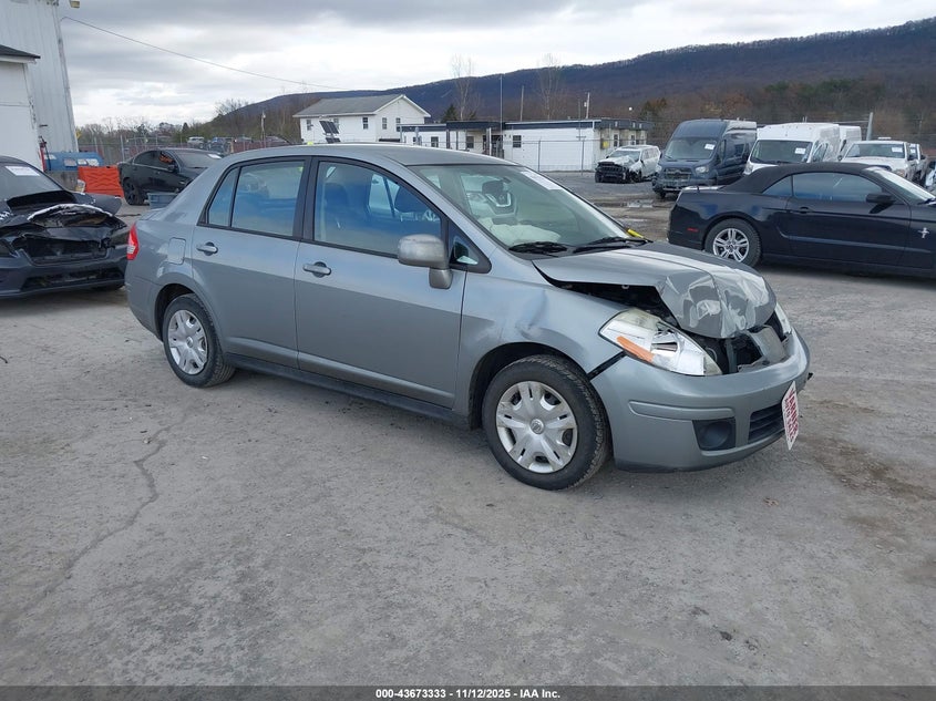 NISSAN VERSA 1.8S