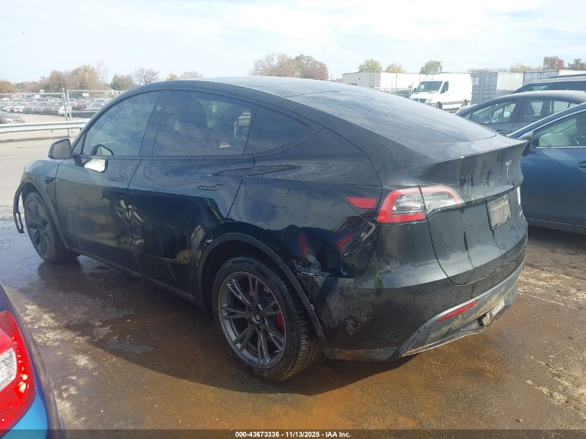 2025 Tesla Model Y Long Range Dual Motor All-Wheel Drive VIN: 7SAYGDEE9SA355439 Lot: 43673336