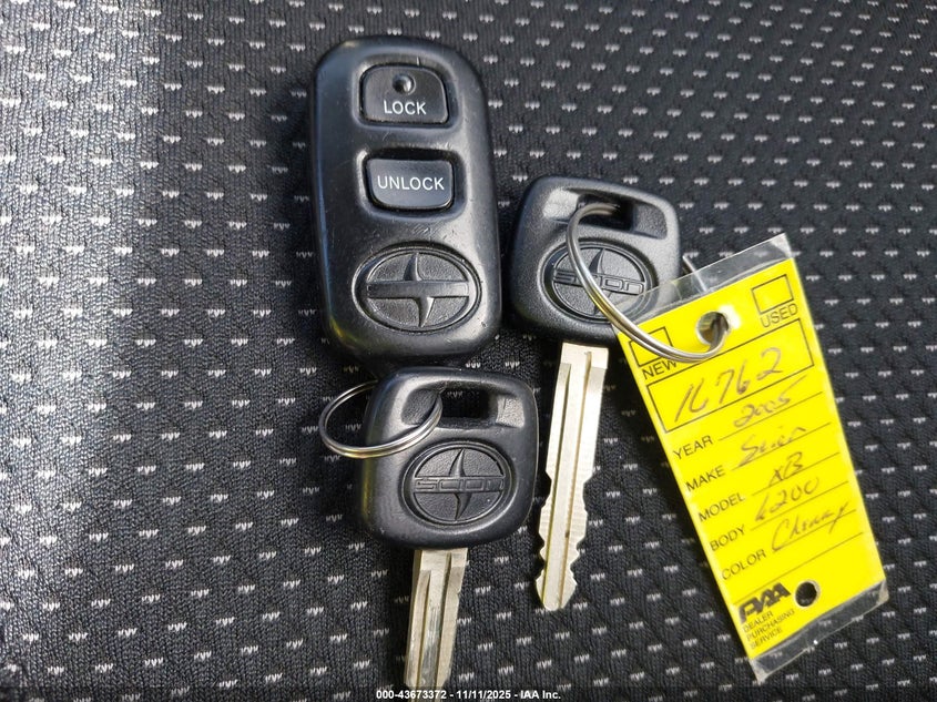 2005 Scion Xb VIN: JTLKT324554027796 Lot: 43673372