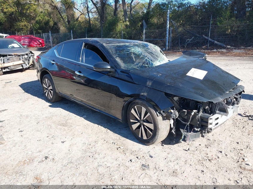 NISSAN ALTIMA SV FWD