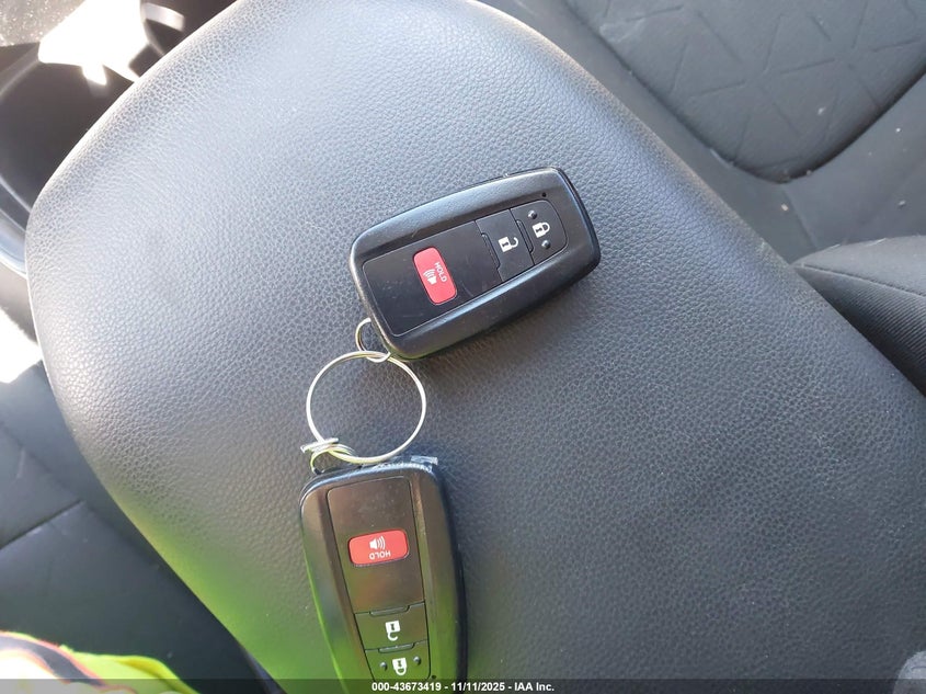 2021 TOYOTA RAV4 XLE 2T3W1RFV7MC147238