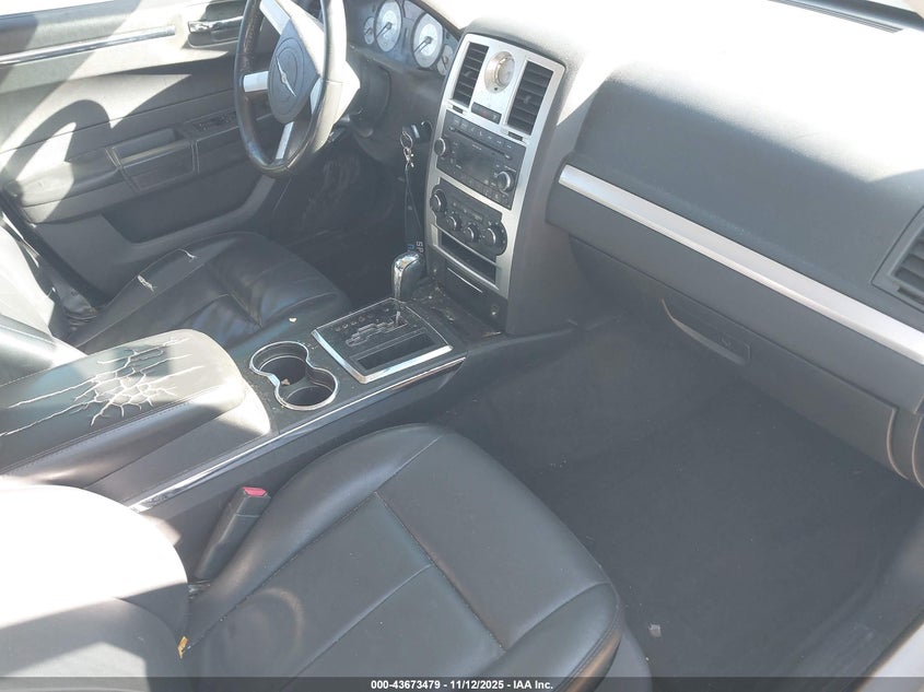 2C3CA5CV1AH315194 2010 CHRYSLER 300 photo no. 5