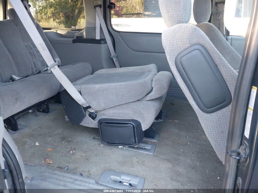 2004 Pontiac Montana M16 W/1Sa Pkg. VIN: 1GMDX03E54D231507 Lot: 43673488