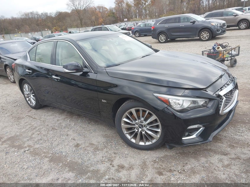 INFINITI Q50 3.0T LUXE