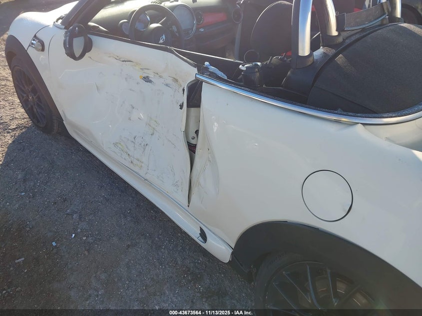 2014 MINI ROADSTER JOHN COOPER WORKS - WMWSY9C57ET432679