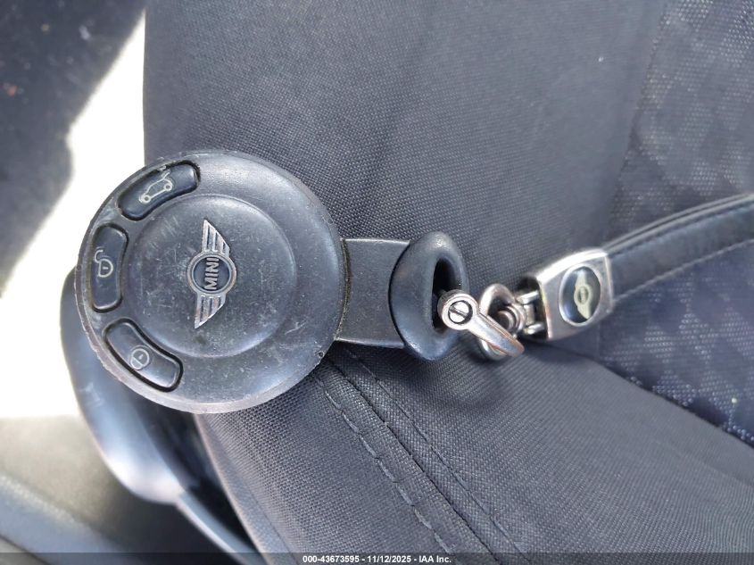 2009 Mini Cooper S VIN: WMWMF73539TW84020 Lot: 43673595