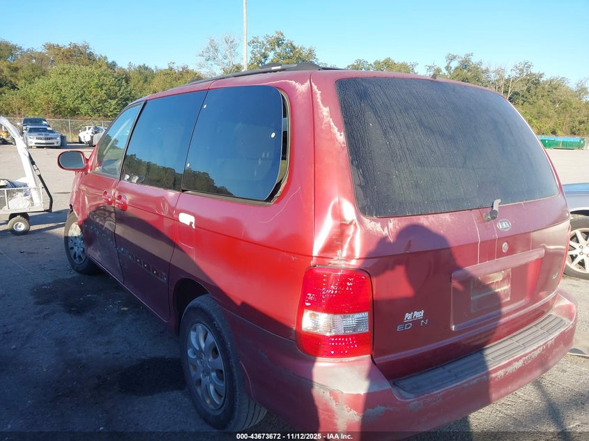 KNDUP131756640377 2005 KIA SEDONA photo no. 3