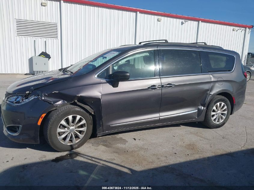 2017 Chrysler Pacifica Touring-L VIN: 2C4RC1BG6HR745464 Lot: 43673824